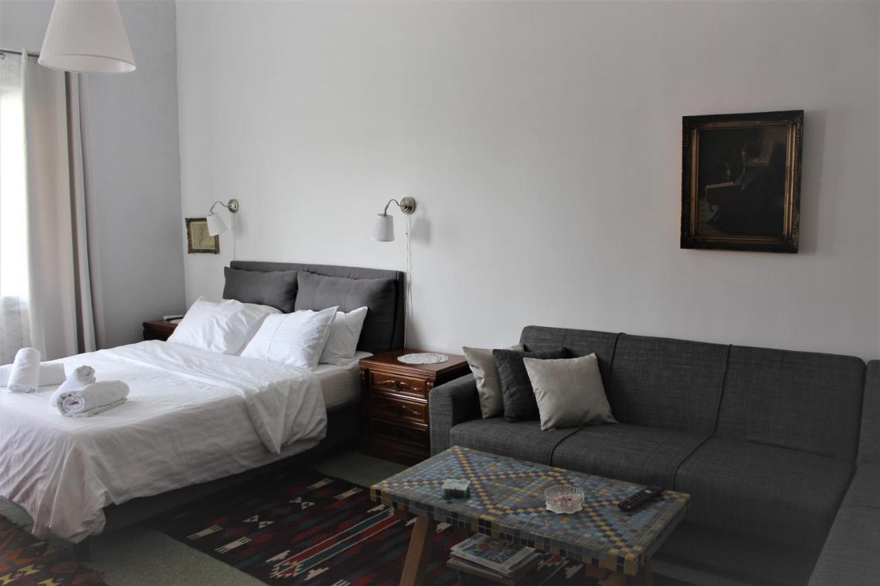 A Litte Taste Of Home Guest House Athen Exterior foto
