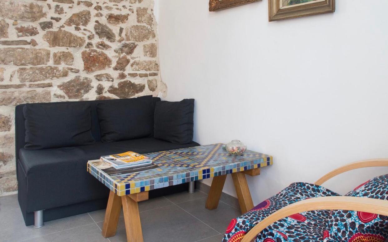 A Litte Taste Of Home Guest House Athen Exterior foto