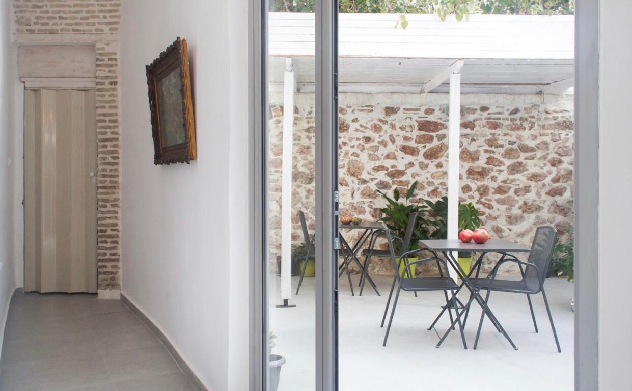 A Litte Taste Of Home Guest House Athen Exterior foto