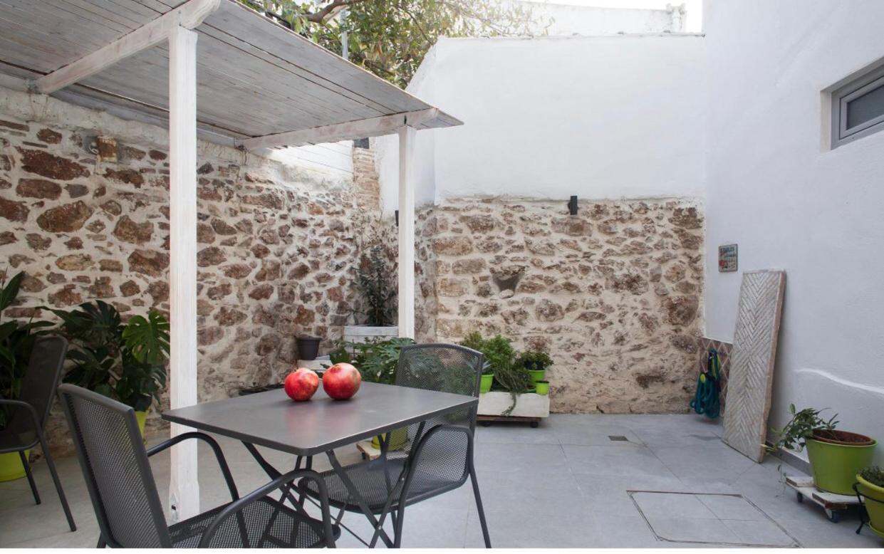 A Litte Taste Of Home Guest House Athen Exterior foto