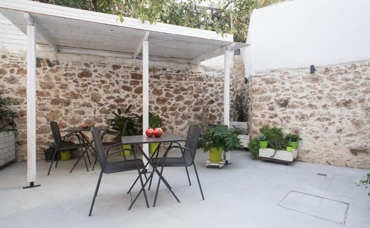 A Litte Taste Of Home Guest House Athen Exterior foto